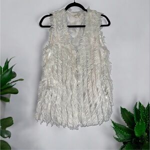 Jolt White Faux Fur Vest with Front Closures and Pockets